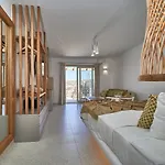 Due Mari Mykonos Konukevi Agios Ioannis Diakoftis