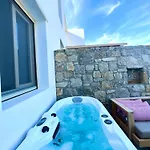 Konukevi Due Mari Mykonos
