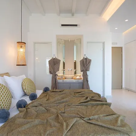 Due Mari Mykonos * Agios Ioannis Diakoftis