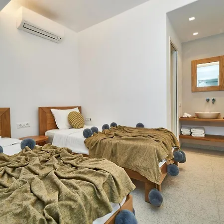 Due Mari Mykonos Agios Ioannis Diakoftis