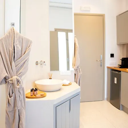 Due Mari Mykonos * Agios Ioannis Diakoftis